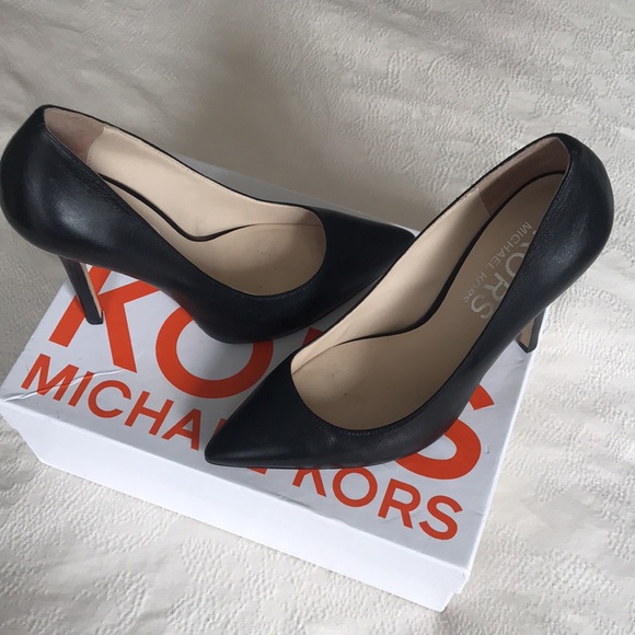 Kors by Michael Kors Aberly Pump - Picture 8 of 17